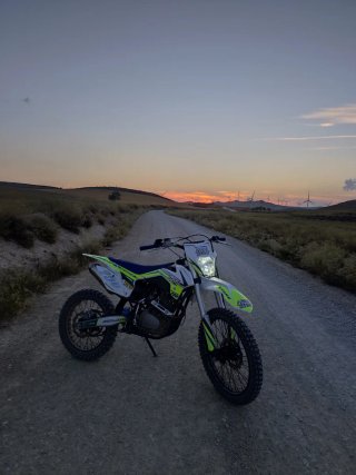 Rebel Master 250 4t Enduro/Motocross Moto