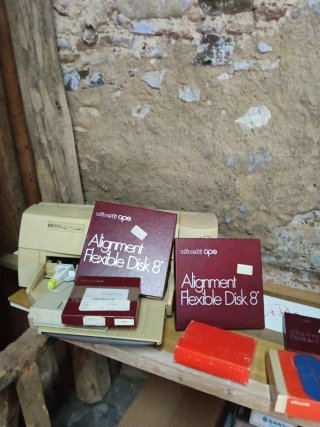 Lote Ordenadores olivetti Monitores IBM LIBROS