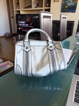 Bolso juvenil plateado