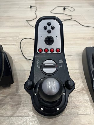 Volante Logitech G25 con Pedales y Palanca