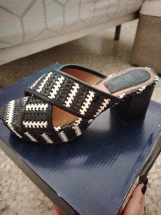Sandalias tacón GIOS EMMO negras y blancas T.38