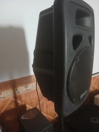 Altavoces amplificados Skytec Negros