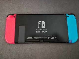 Nintendo Switch V2 2019 + juego FIFA 2022