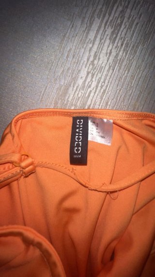 Vestido naranja veraniego