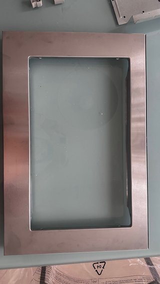 Microondas LG con embellecedor