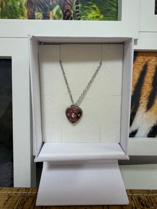 Colgante Guess Amore en acero inoxidable