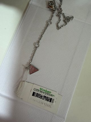Colgante Guess Amore en acero inoxidable