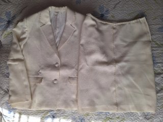 Traje falda y chaqueta blanco alla 46