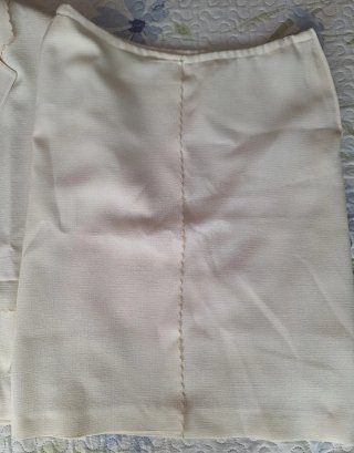 Traje falda y chaqueta blanco alla 46