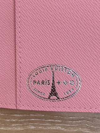 Pasaporte Louis Vuitton Rosa