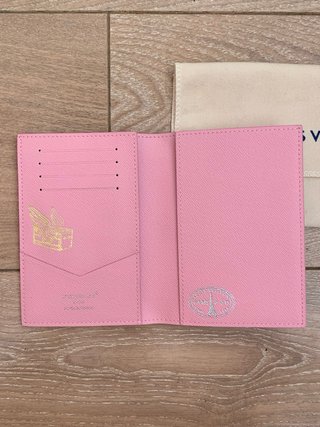 Pasaporte Louis Vuitton Rosa