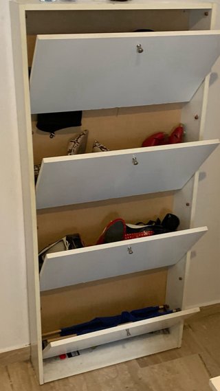 Varios muebles y camilla de masaje inarex (mudanza
