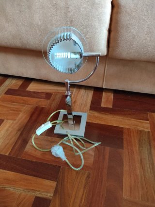 Lámpara de mesa moderna