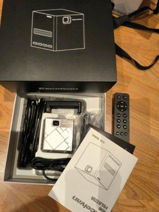 Raro mini Proyector Portátil Excelvan Bolsillo