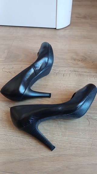 Zapatos de tacón de piel negros