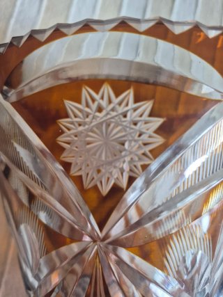 Jarrón de cristal tallado Bohemia ámbar
