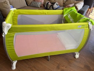 Cuna de viaje marca Inglesina