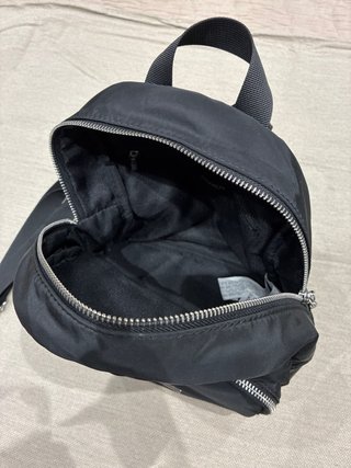 Mochila pequeña Pull&Bear negra