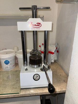 Prensa Hidráulica Dental zenit