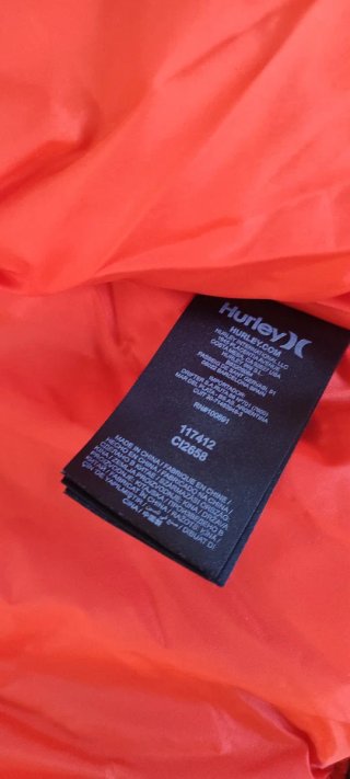 Cazadora bomber Hurley verde con forro rojo
