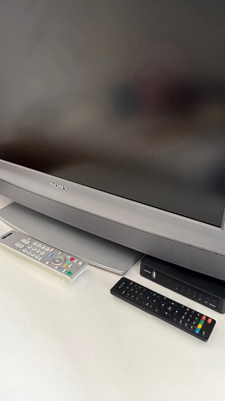 TV Sony Bravia 32” plata con TDT y mando original