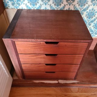 Pareja de cajoneras de madera