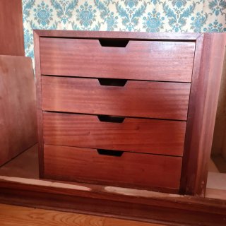 Pareja de cajoneras de madera
