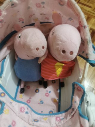Cochecito Muñeca Peppa Pig con Peluches