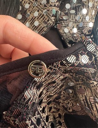 Abito lungo paillettes oro e nero