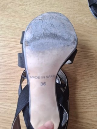 Zapatos de tacón negros