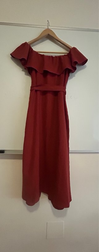 Vestido Zara hombros descubiertos