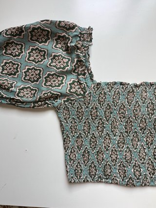 Top Zara Estampado Verde Talla XS