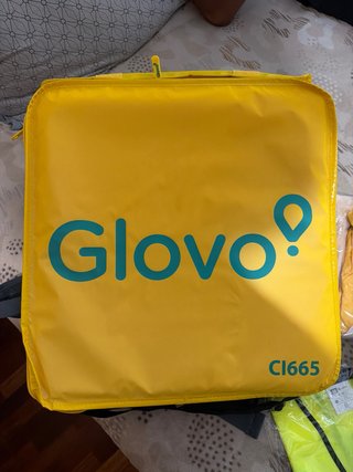 Mochila Glovo + Chaleco + Gorra