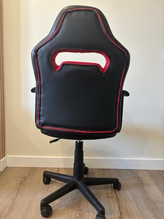 Silla Gamer XTR Negra con Detalles Rojos