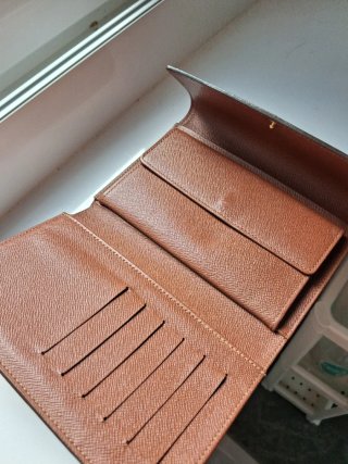 Monedero Louis Vuitton Marrón
