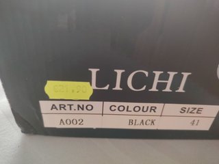 Zapatos negros talla 41.Punta Cuadrada(lichi)