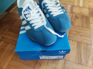 Zapatillas Adidas Tokio Azul y Blanco