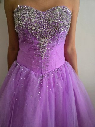 Vestido fiesta lila pedrería lentejuelas T.38