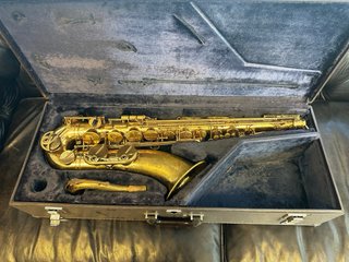 Saxofón Tenor Yamaha YTS62 Logo Purpura