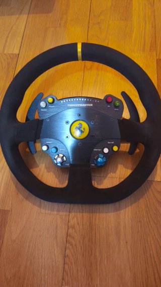 Volante Thrustmaster Ferrari 488