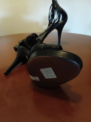 Sandalias de piel negras con tachuelas T36
