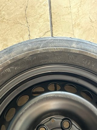 Rueda de repuesto Michelin semi nueva