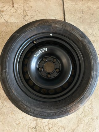 Rueda de repuesto Michelin semi nueva