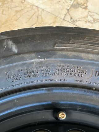 Rueda de repuesto Michelin semi nueva