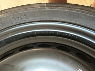 Rueda de repuesto Michelin semi nueva