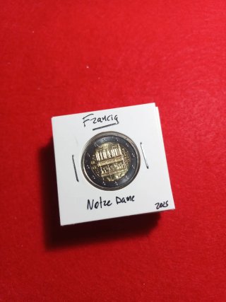 2 Euros Francia Notre Dame 2025