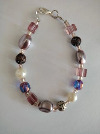 Pulseras artesanales hechas a mano