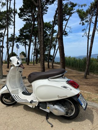 Vespa Primavera 125 cc 3V i.e. en perfecto estado