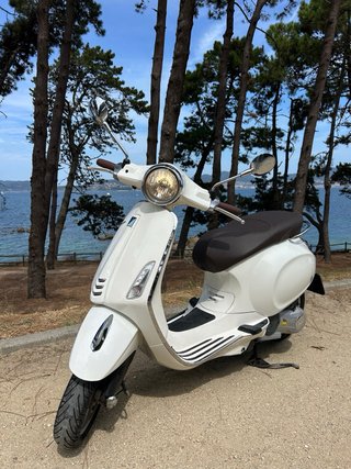 Vespa Primavera 125 cc 3V i.e. en perfecto estado