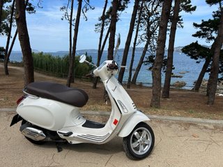 Vespa Primavera 125 cc 3V i.e. en perfecto estado